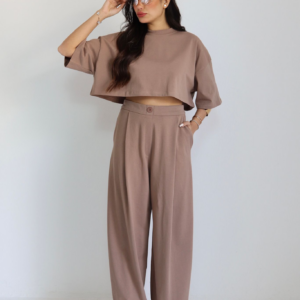 חליפת רוגבי מחויטת חום