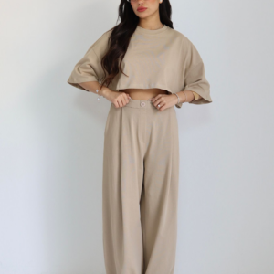 חליפת רוגבי מחויטת בז