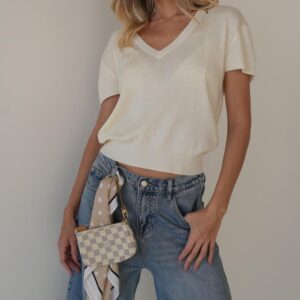 סריג וי LIVE מטפחת בז׳ ANTIGO